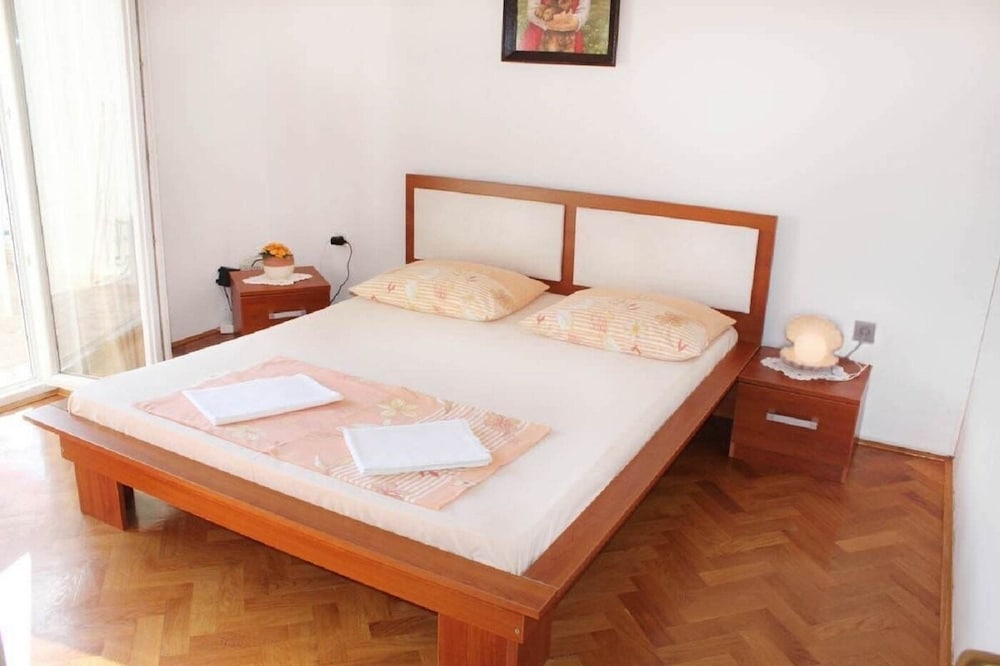 Apartment (Stjepan - 10m From Beach - A3(2+1))