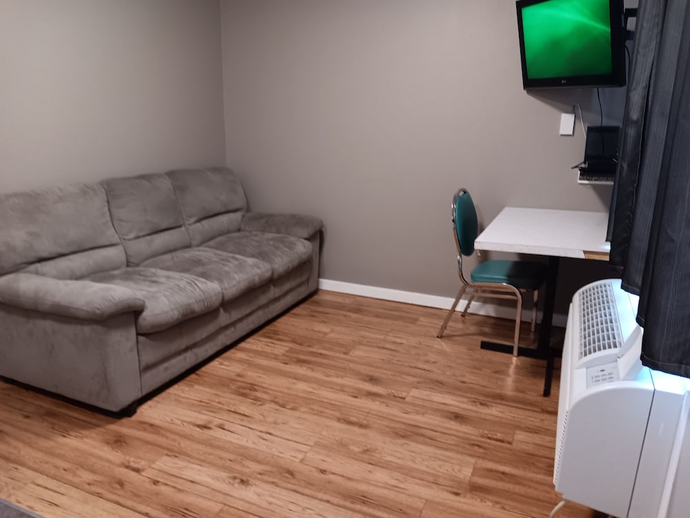 Junior Single Room, 1 Queen Bed