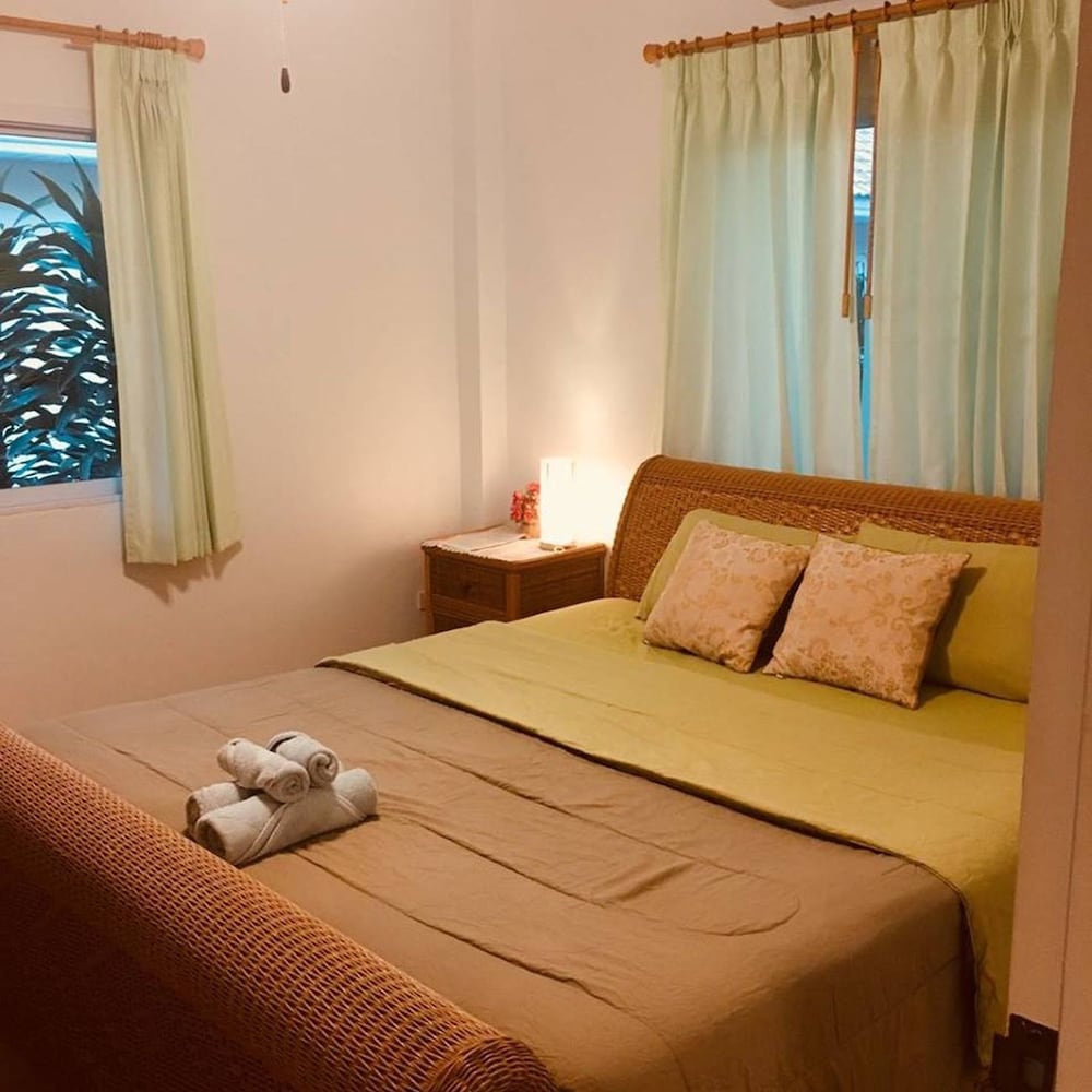 Deluxe Double Room With Queen Bed photo 3