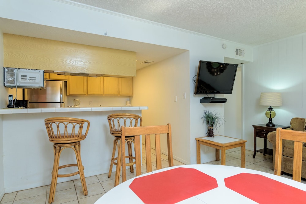 Standard Condo, 1 Bedroom, Patio, Courtyard View, photo 6
