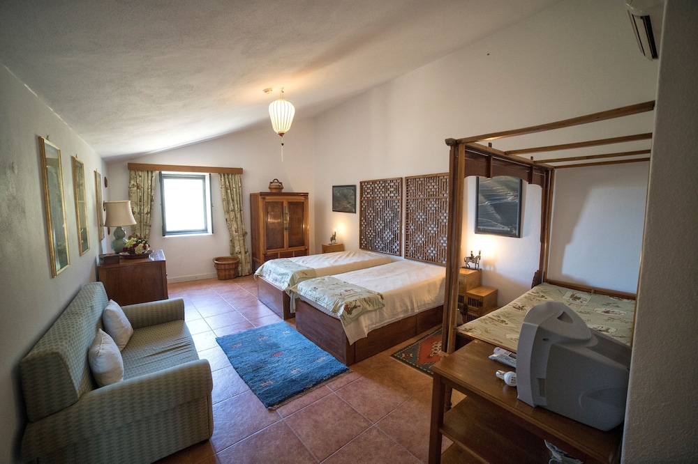 Standard Double Room photo 2
