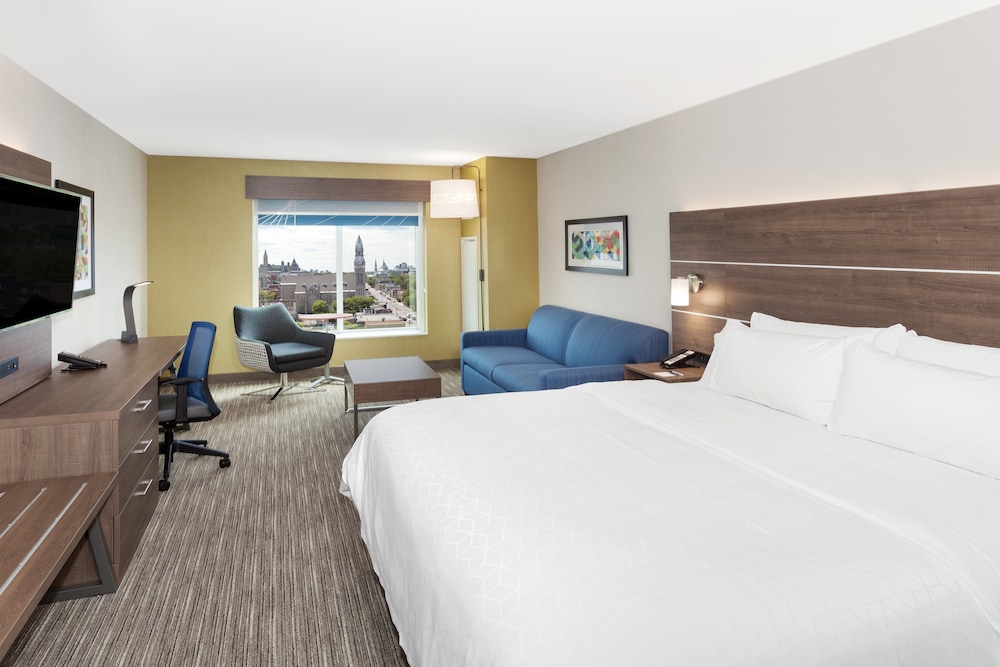 Suite, 1 King Bed - Photo 1