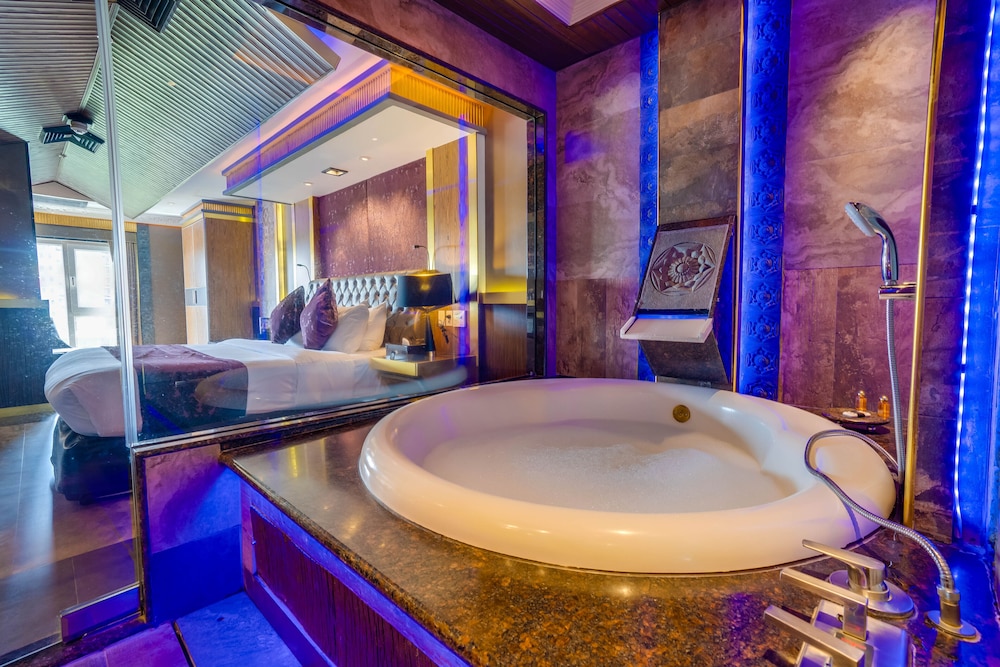 Aqua Suite - Photo 5