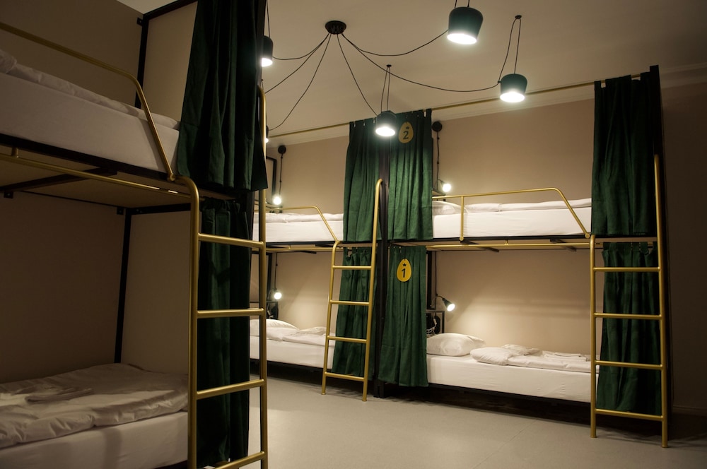 Bed in 8-Beds Mixed Dormitory Room photo 1