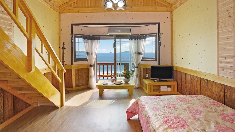 Room (Lilac) photo 1