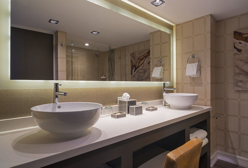 Superior Room, 1 King Bed (Adults only floor) photo 2