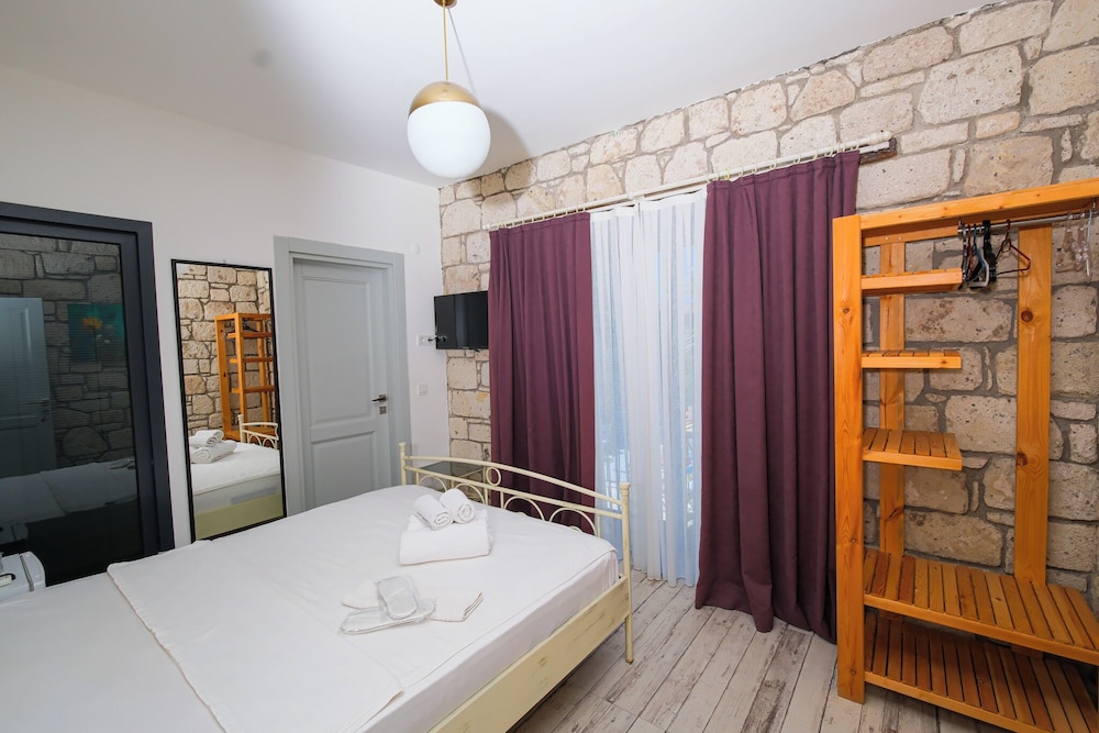 Double Room, Pool View, With Balcony, Petunya