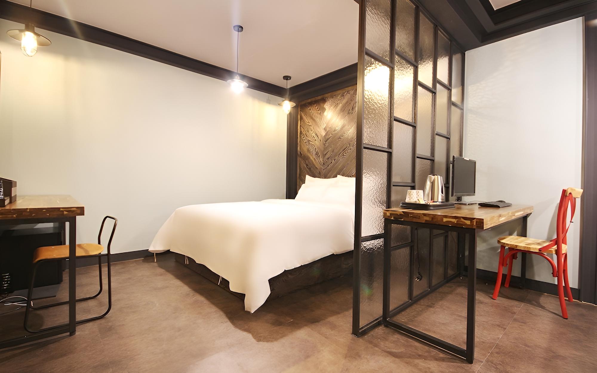 Room (Suite (double single bed full bath Ne)