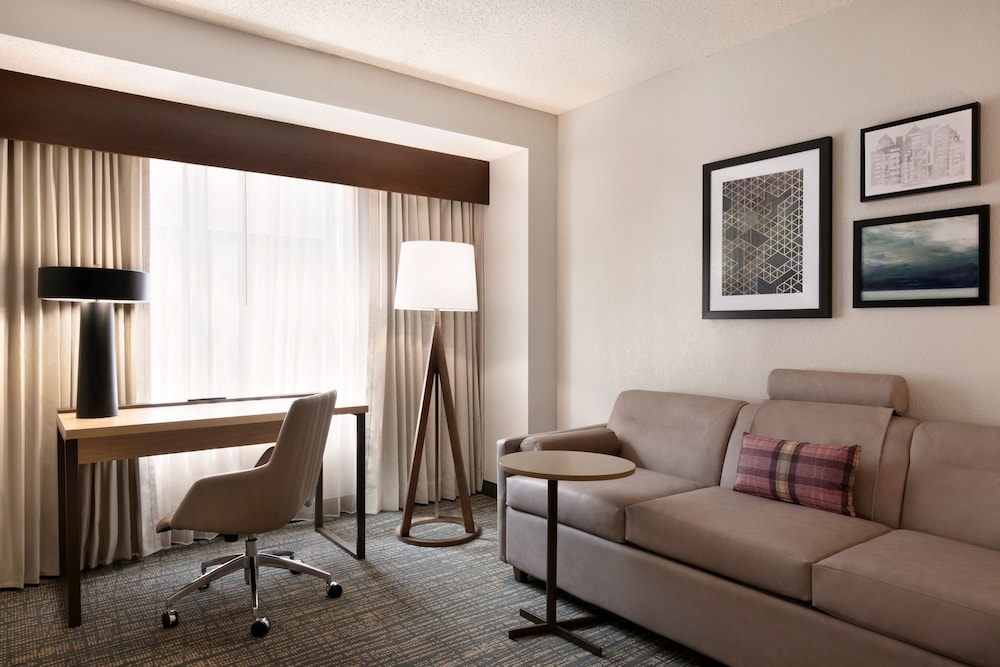 Suite, 1 Bedroom - Photo 2