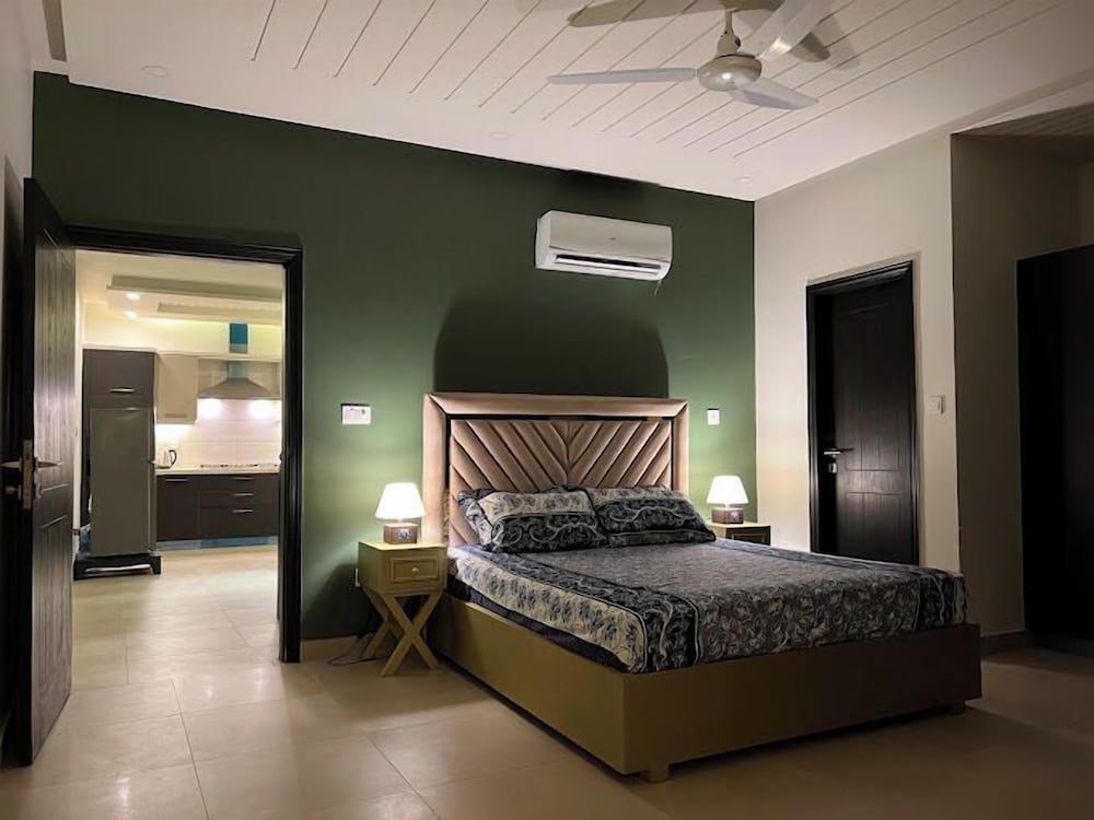 Deluxe Apartment