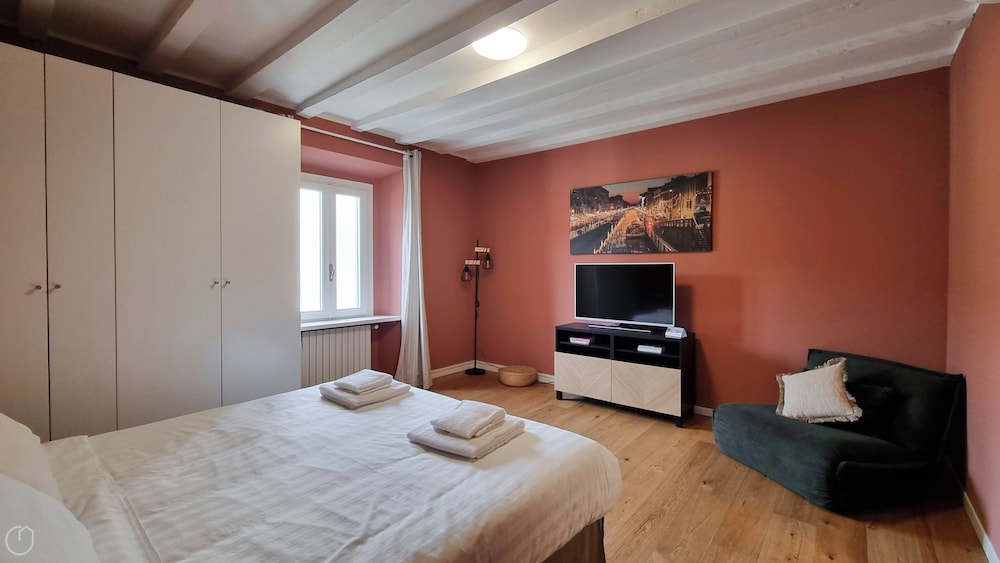 Apartment (1 Bedroom)
