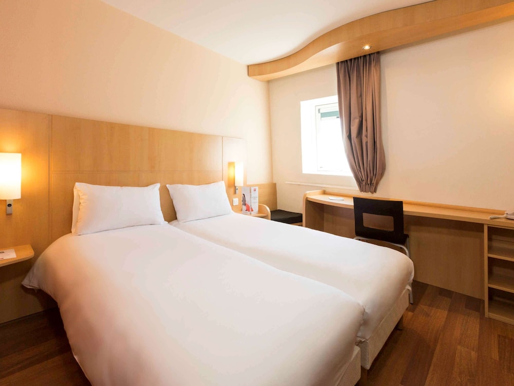 Standard Room, 2 Twin Beds - Photo 1