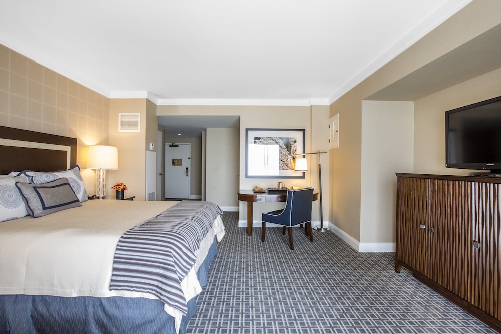 Deluxe Room, 1 King Bed