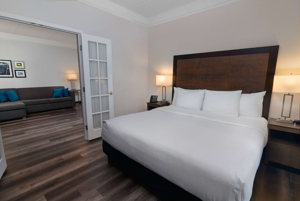 Suite, 1 King Bed, Non Smoking - Photo 1