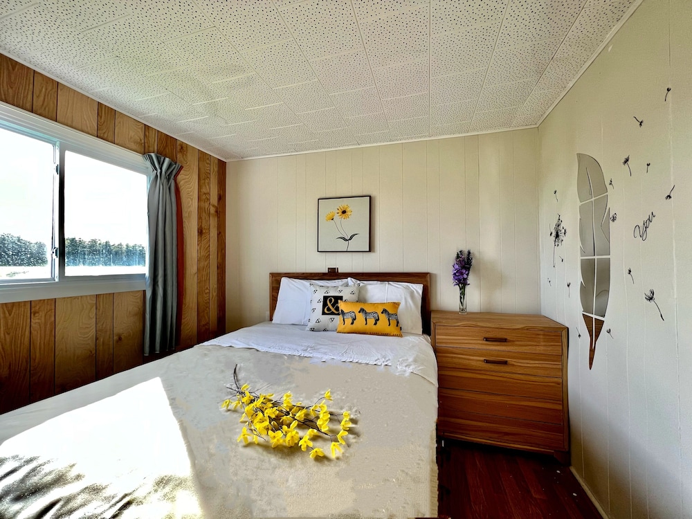 Standard Suite, 2 Bedrooms, Poolside