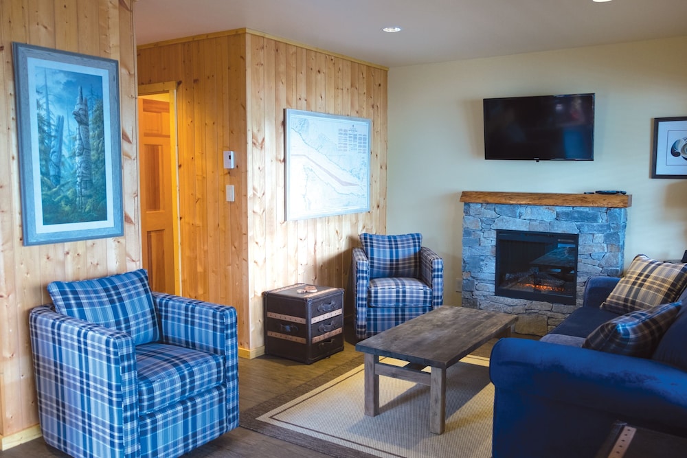 Beachfront 2 Bedroom Cottage with Private Fire Pit photo 3