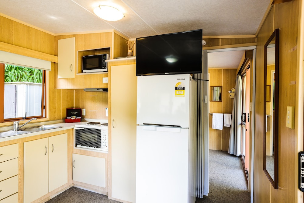 Self Contained Unit - 1 Bedroom (4) photo 3