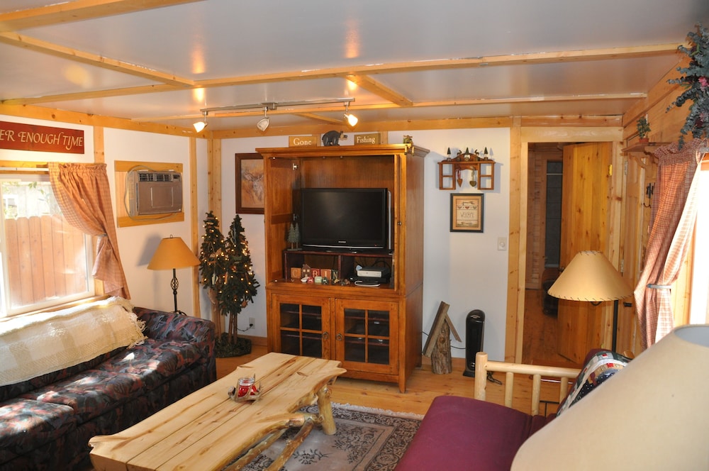 Cabin, 2 Bedrooms (Kodiac)