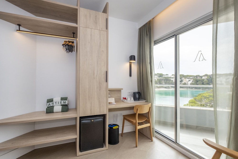 Panoramic Room