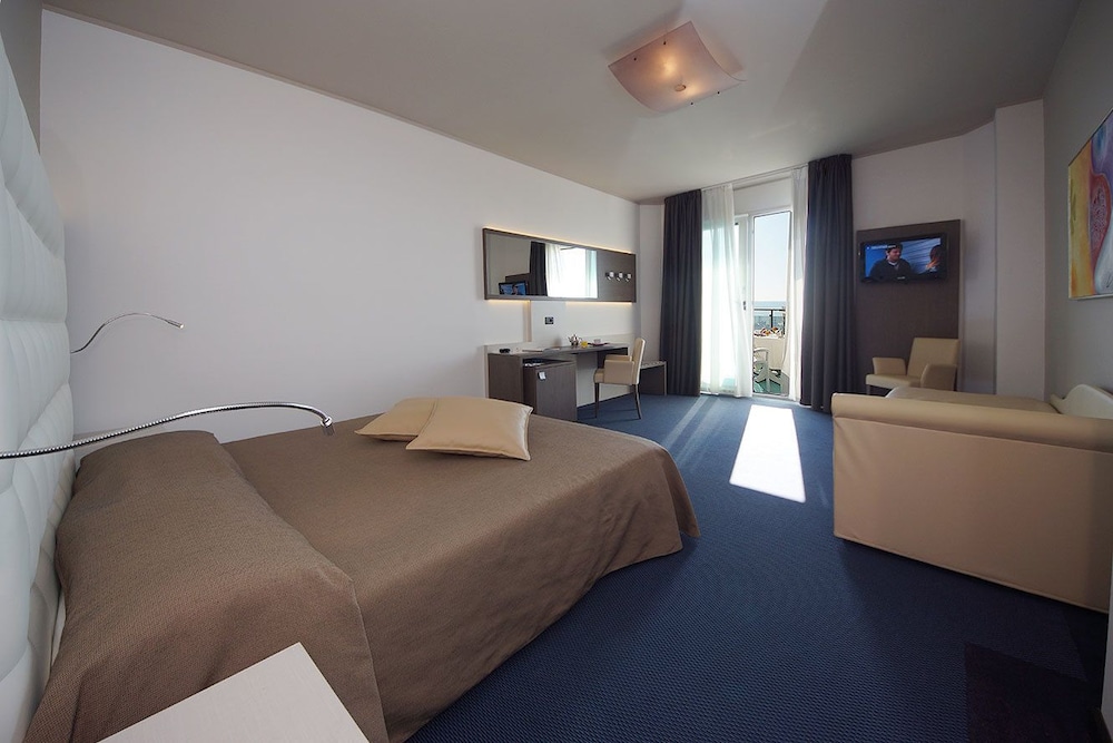 Executive Quadruple Room, Sea View (Comfort)