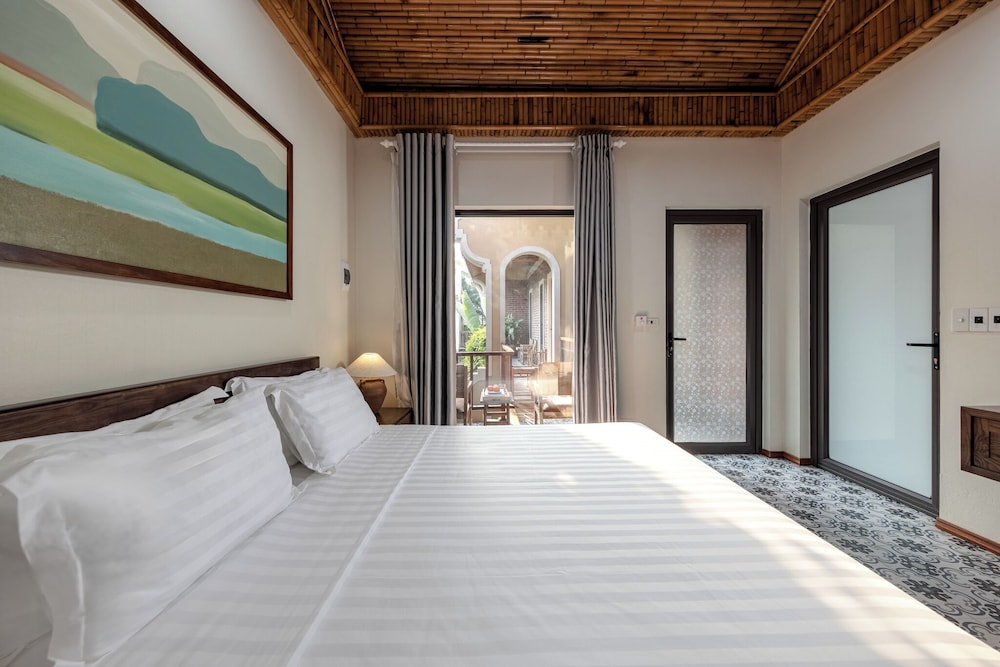 Deluxe Double Room, Balcony, Pool View