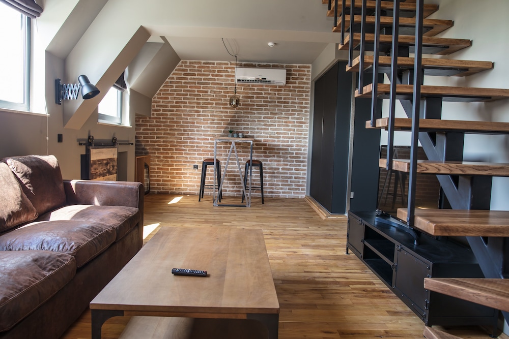 Maisonette photo 1