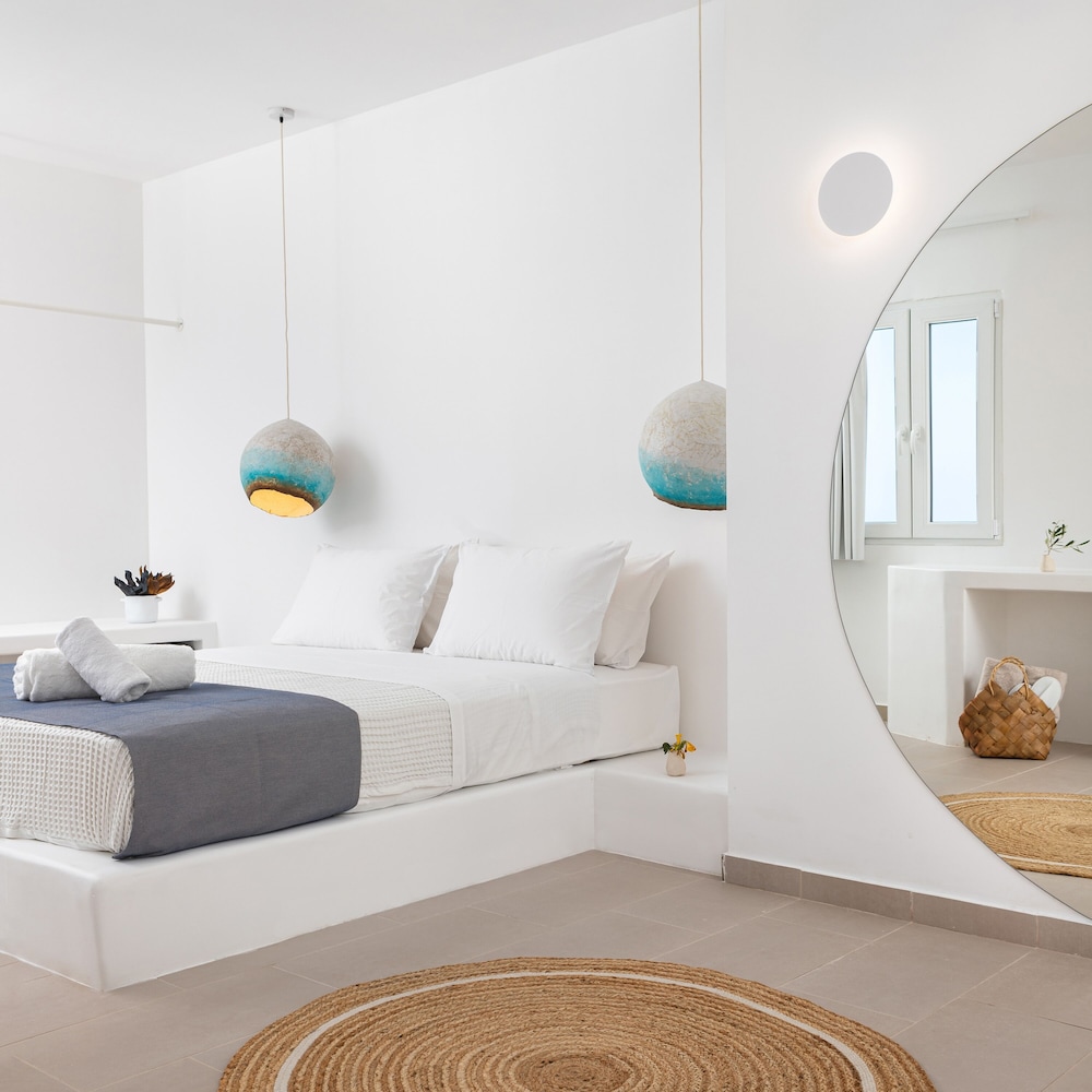 Junior Suite with Jacuzzi and sea view - Photo 3