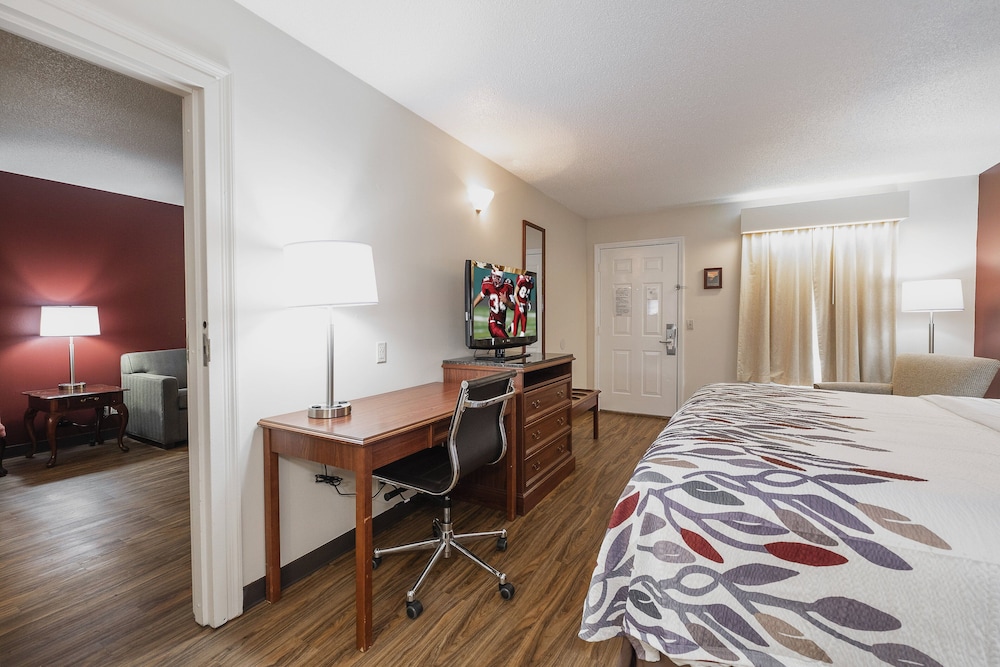 Standard Suite, 1 King Bed, Non Smoking - Photo 2