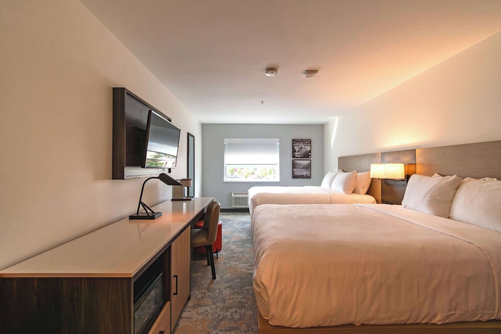 Standard Room, 2 Queen Beds, Non Smoking photo 2