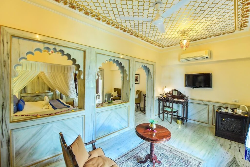 City Suite - Photo 9