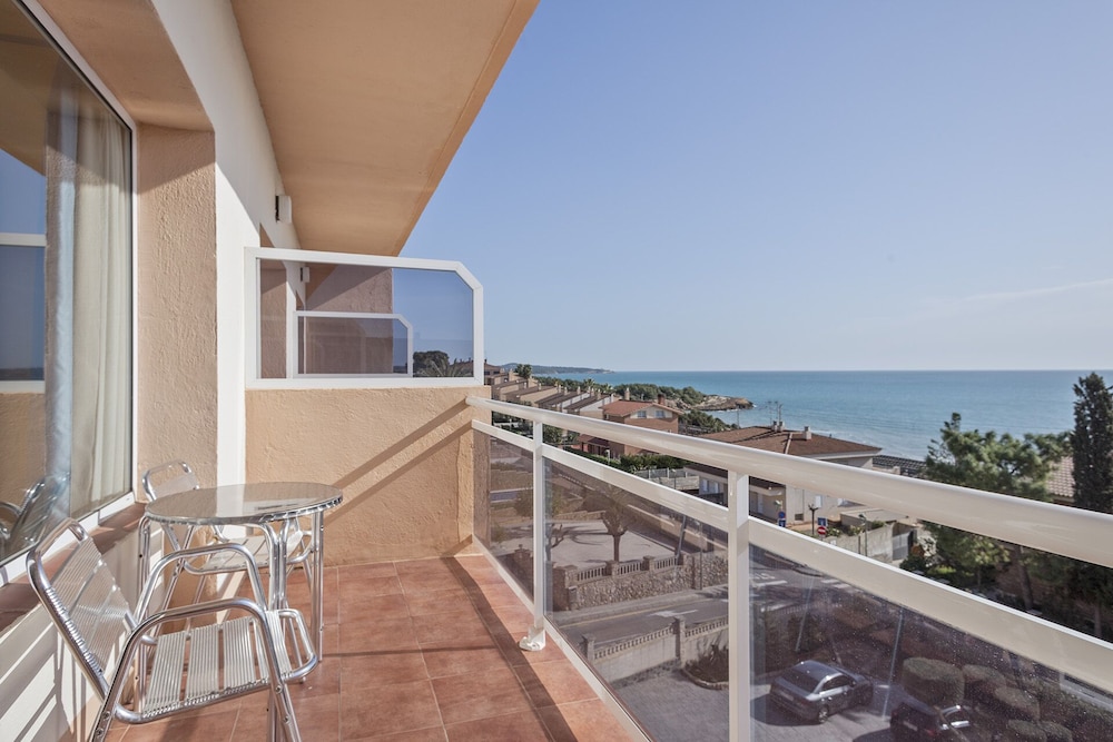Double Room, Balcony, Sea View photo 2
