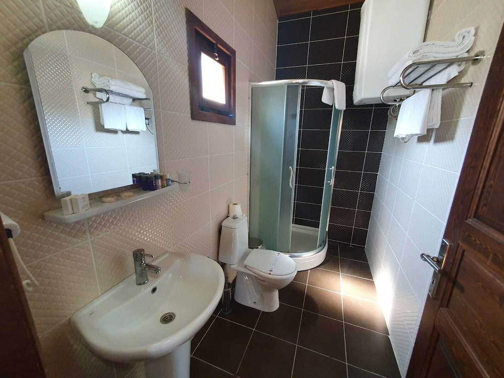 Standard Double Room photo 3