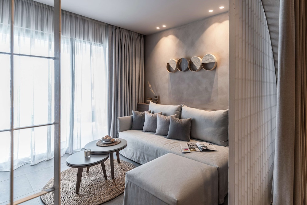 Junior Studio Suite