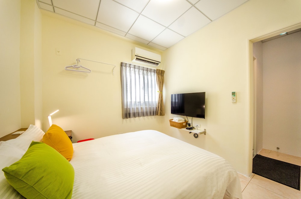 Standard Double Room - Photo 19
