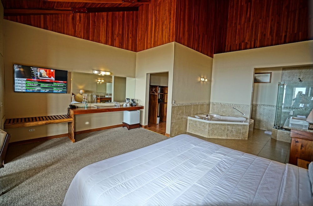 Honeymoon Suite, 1 King Bed photo 1