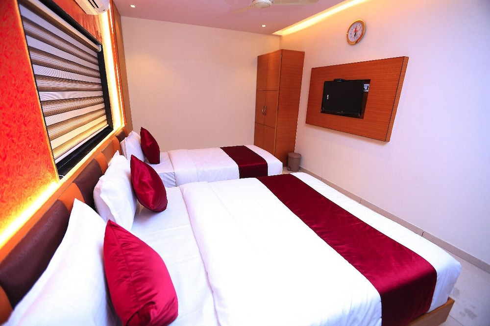 Deluxe Room - Photo 8