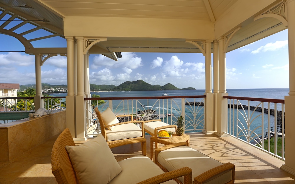 2 Bedroom Butler Ocean View Villa Suite with plunge pool photo 2