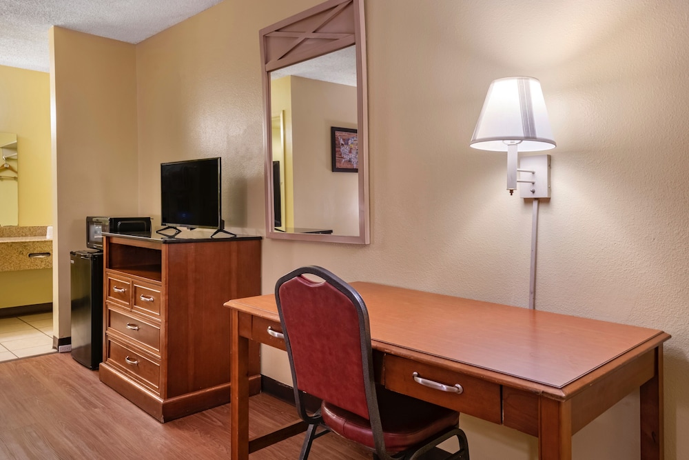 Suite, 1 King Bed with Sofa bed, Non Smoking (2 Person Sofa Bed) photo 3