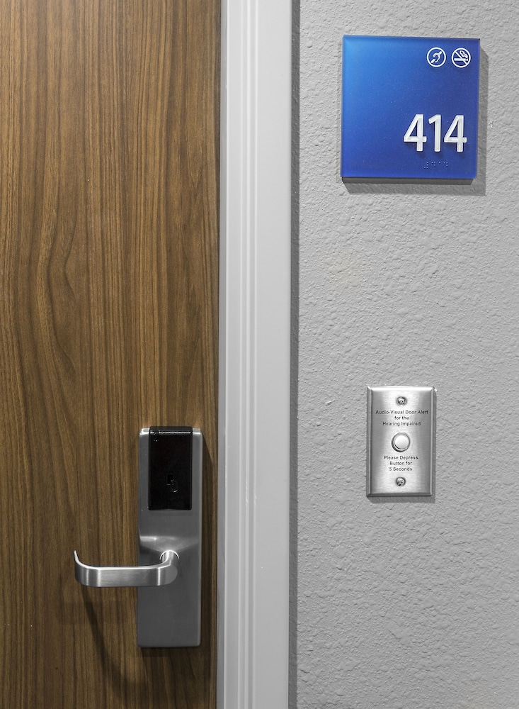 Standard Room, 1 King Bed, Accessible (Communication)