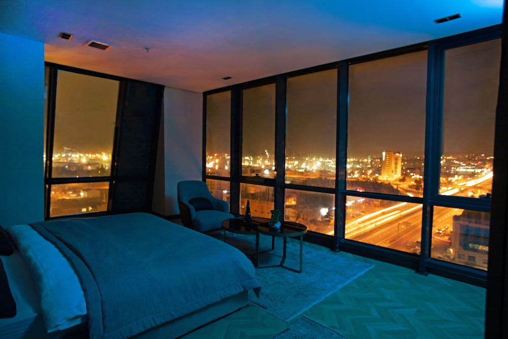 Deluxe Suite photo 3