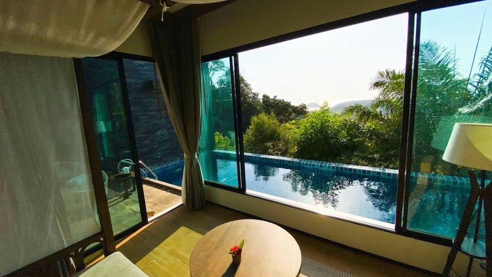One Bedroom Pool Villa with Ocean View photo 3