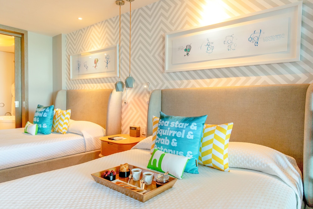 Penthouse, Oceanfront (SWIM-UP QUEEN SUITE) - Photo 7