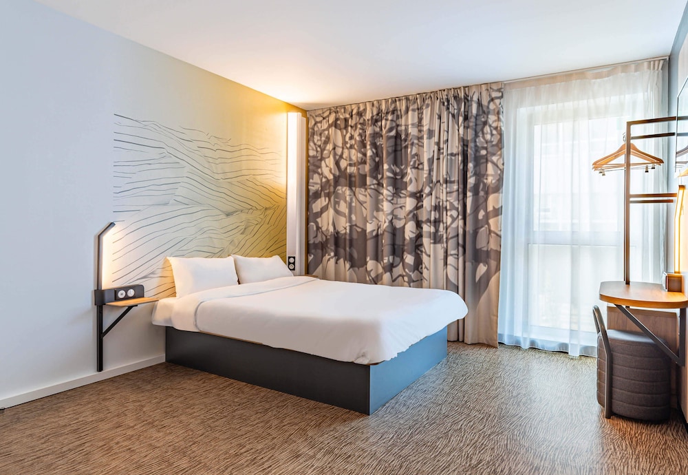 Double Room, Mobility Accessible - Photo 1