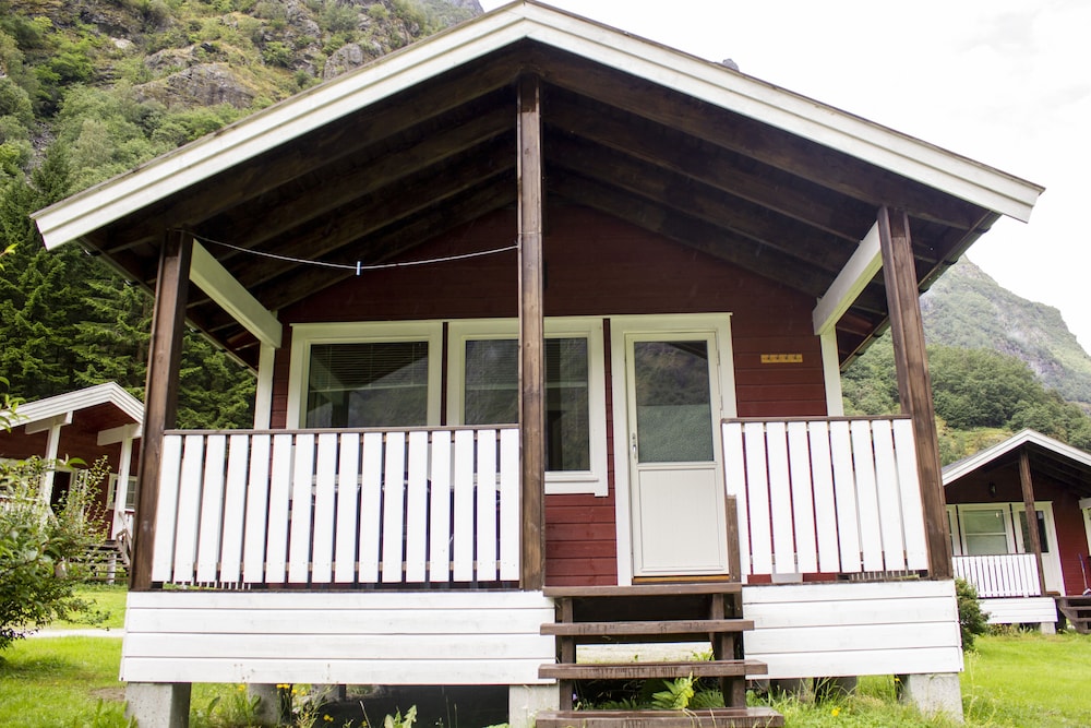 Cabin, 1 Bedroom (Towel, bed linen & cleaning not incl) photo 1