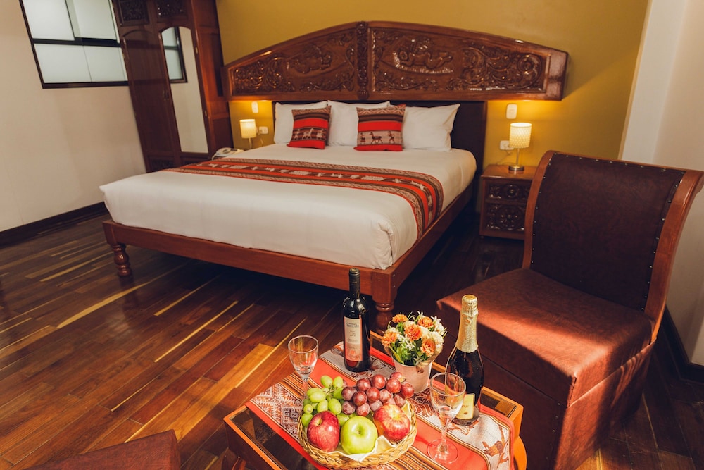 Deluxe Suite, 1 King Bed photo 2