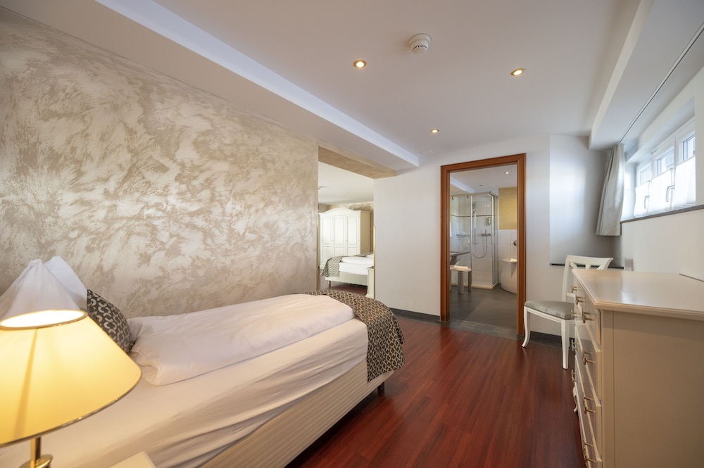 Seiler Suite with Balcony photo 3
