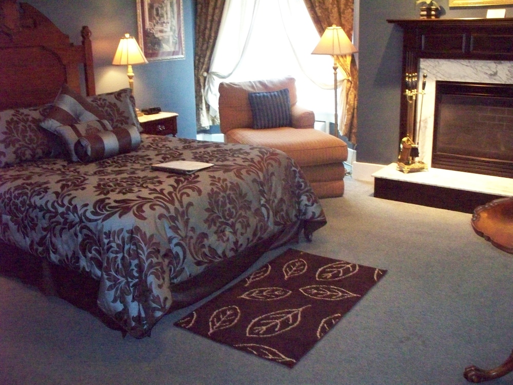 Suite, Non Smoking, Jetted Tub (Wisteria Cottage)