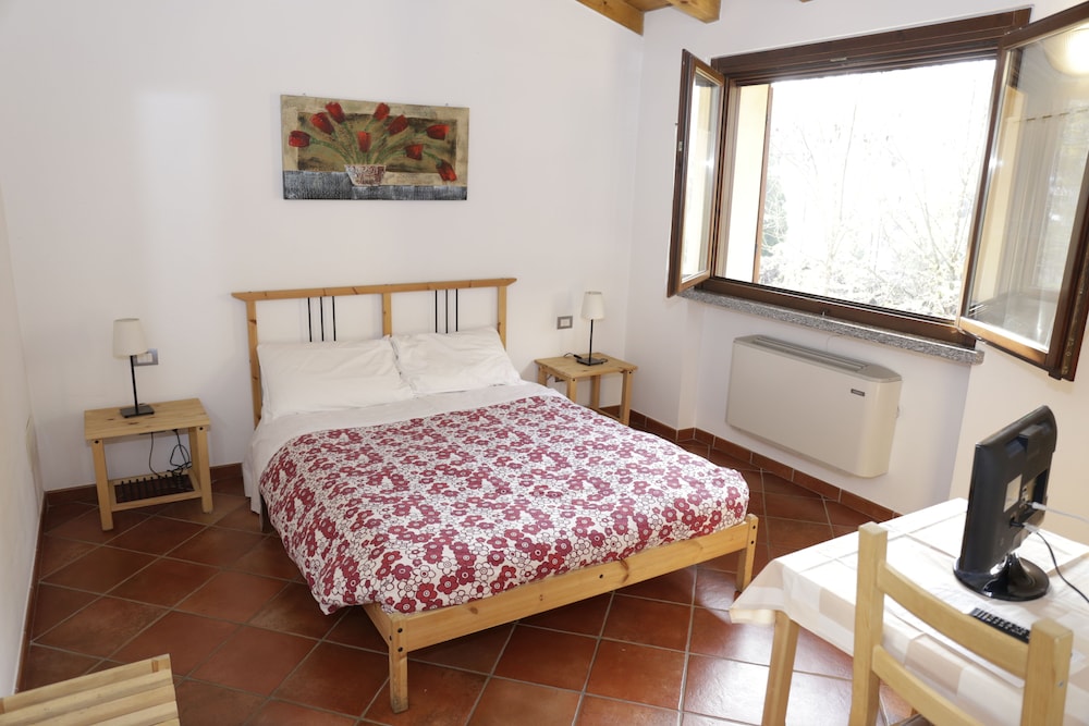 Double or Twin Room (Breakfast Excluded) - Photo 1