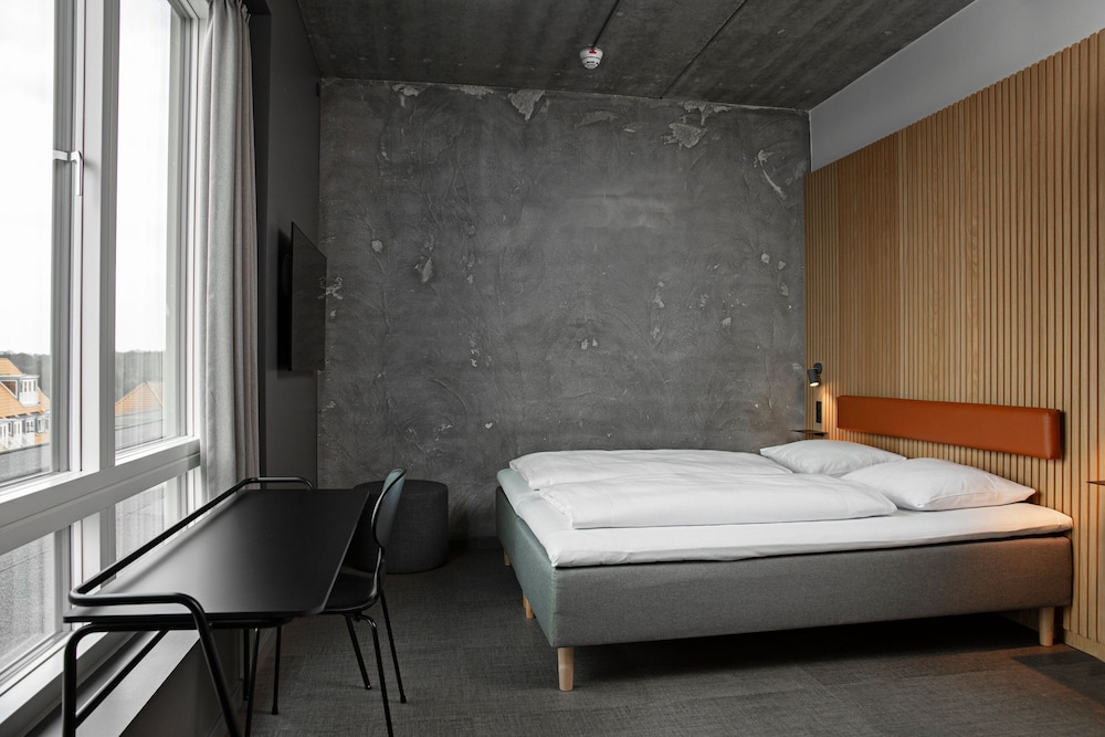 Standard Double Room, 1 King Bed - Photo 7