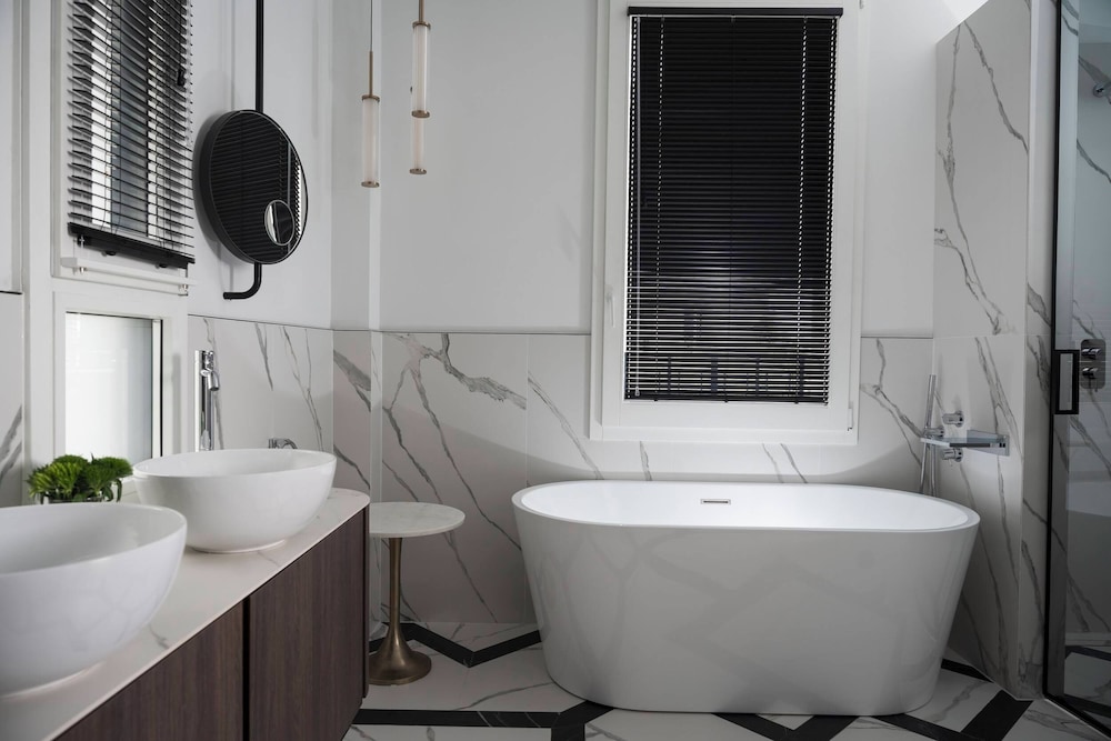 Suite, Annex Building (with private Jacuzzi) - Photo 23